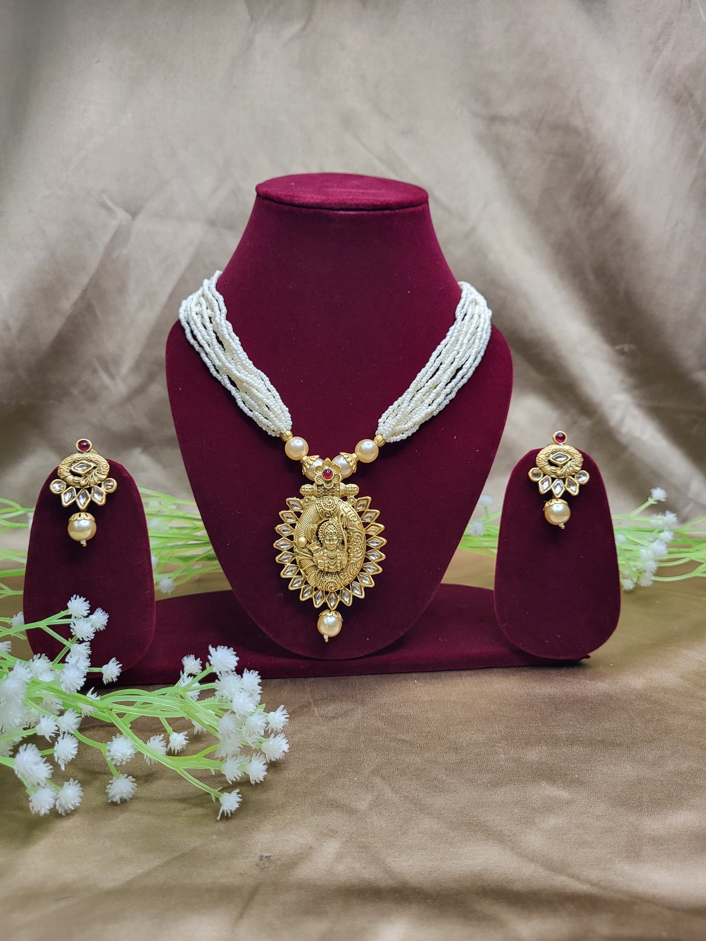Gold Plated Temple Jewelry Necklace Set with Earrings – Traditional South Indian Design