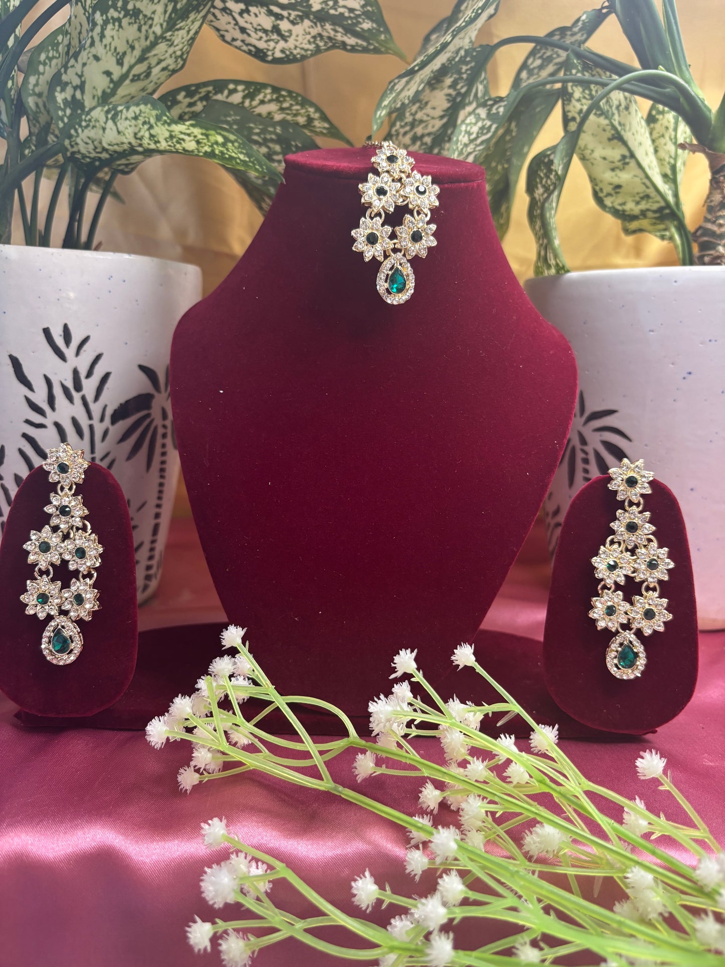 Elegant Green Stone Floral Necklace Set with Maang Tikka & Earrings