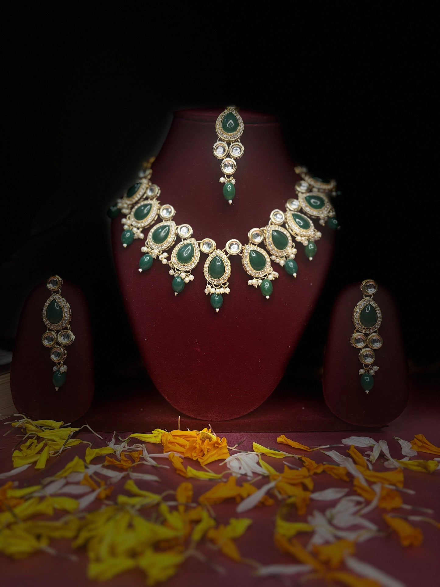 Kundan with Green Monalisa Drop Jewellery Set | Necklace, Earrings & Maang Tikka