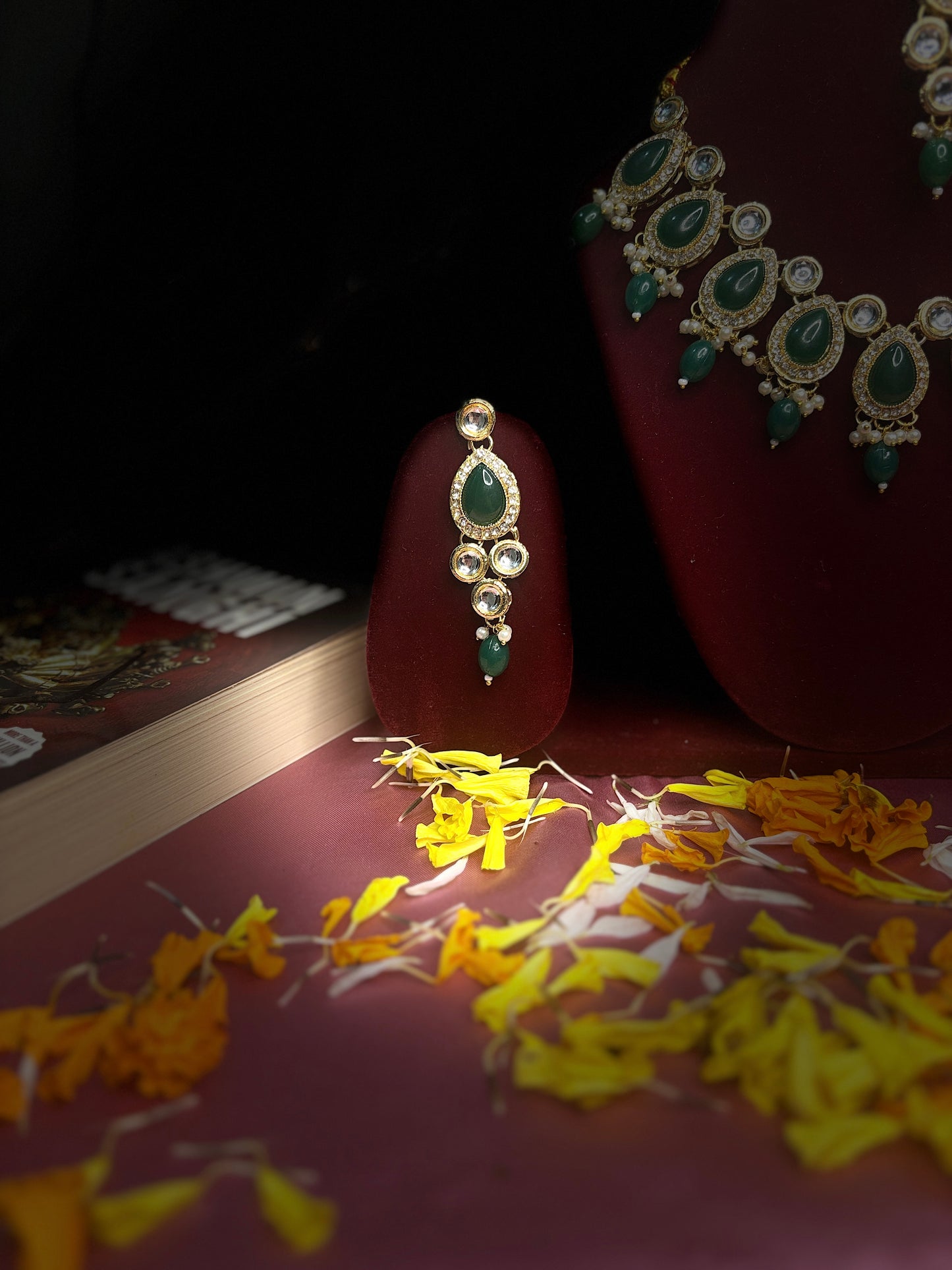 Kundan with Green Monalisa Drop Jewellery Set | Necklace, Earrings & Maang Tikka